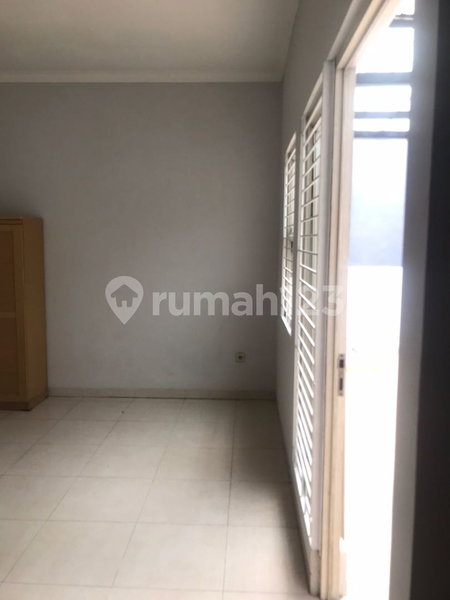 House for rent in North Jakarta, Indonesia · Pluit · 3 rooms, 2 baths
