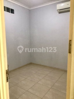 House for rent in North Jakarta, Indonesia · Pluit · 3 rooms, 2 baths