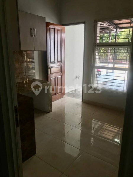 House for rent in North Jakarta, Indonesia · Pluit · 3 rooms, 2 baths