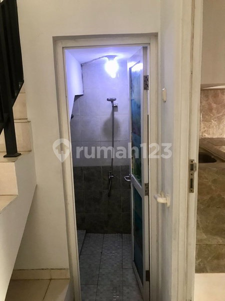 House for rent in North Jakarta, Indonesia · Pluit · 3 rooms, 2 baths