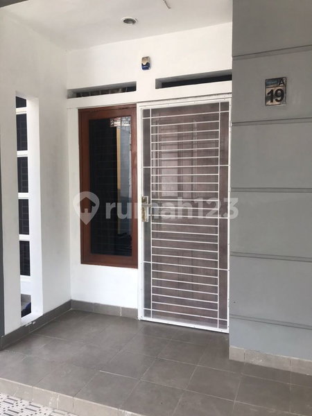 House for rent in North Jakarta, Indonesia · Pluit · 3 rooms, 2 baths