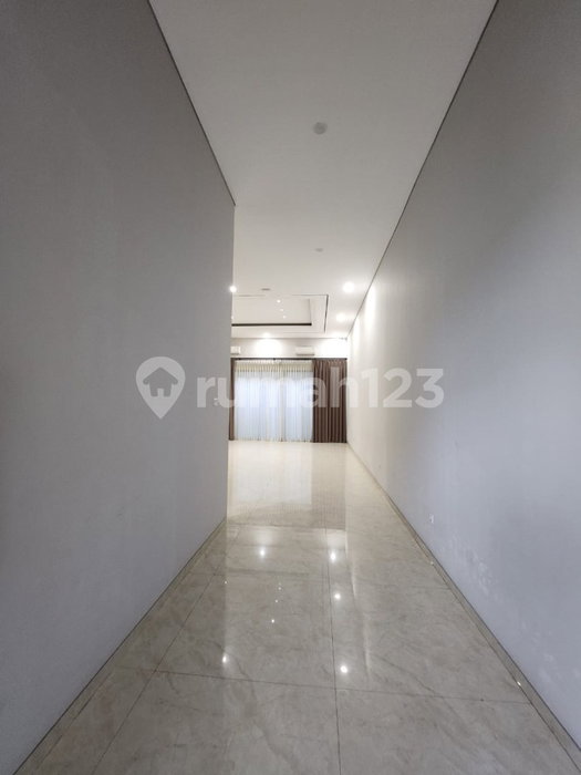 House for rent in Surabaya, Indonesia · 3 rooms, 2 baths