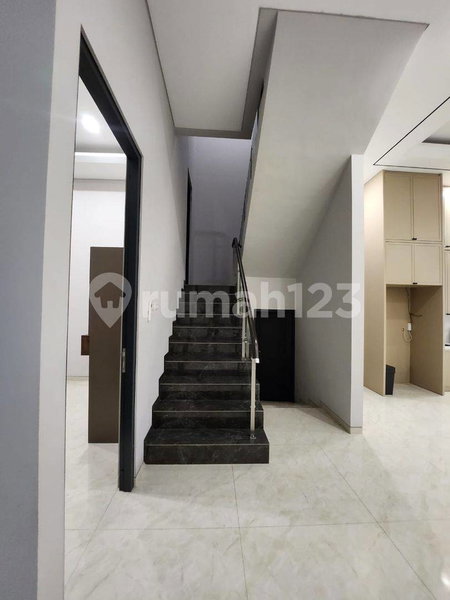 House for rent in Surabaya, Indonesia · 3 rooms, 2 baths