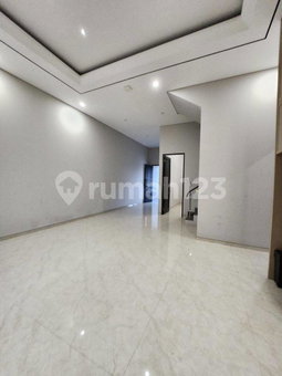 House for rent in Surabaya, Indonesia · 3 rooms, 2 baths
