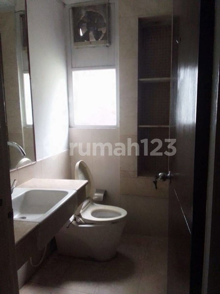 House for rent in South Jakarta, Indonesia · Kebayoran Lama · 4 rooms, 4 baths