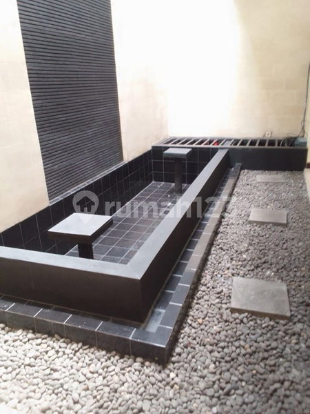 House for rent in South Jakarta, Indonesia · Kebayoran Lama · 4 rooms, 4 baths
