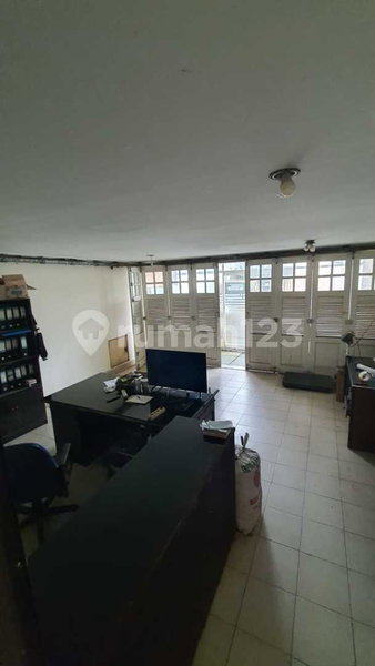 House for rent in Bandung, Indonesia · 4 rooms, 5 baths