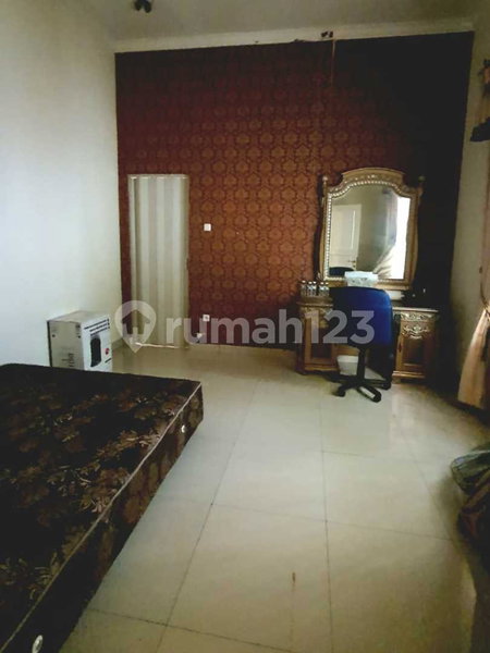 House for rent in Bandung, Indonesia · 4 rooms, 5 baths