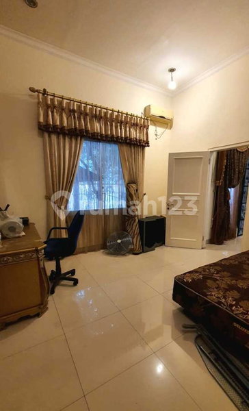 House for rent in Bandung, Indonesia · 4 rooms, 5 baths