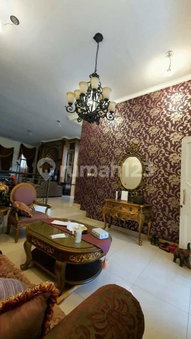 House for rent in Bandung, Indonesia · 4 rooms, 5 baths