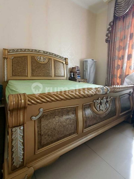 House for rent in Bandung, Indonesia · 4 rooms, 5 baths