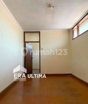 House for rent in Bandung, Indonesia · 5 rooms, 3 baths