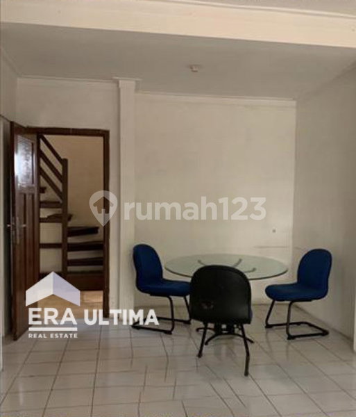House for rent in Bandung, Indonesia · 5 rooms, 3 baths