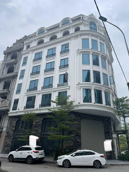 Apartment for rent in Hanoi, Vietnam · Hoang Quoc Viet Street · 2 rooms, 2 baths