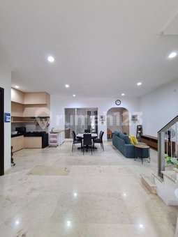 House for rent in Bandung, Indonesia · 4 rooms, 3 baths