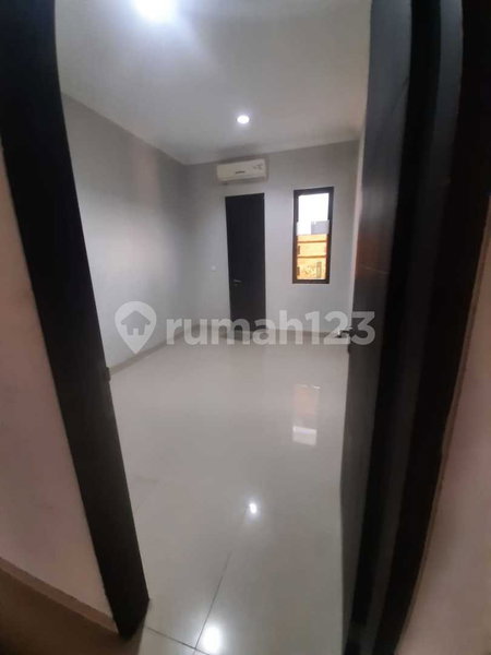 House for rent in Bekasi, Indonesia · Project · 4 rooms, 4 baths