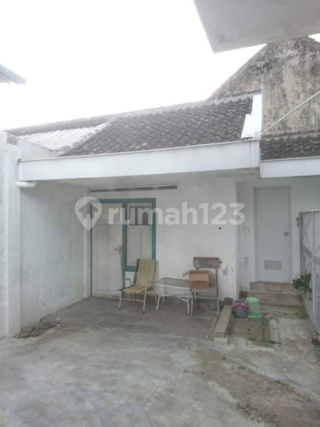 House for rent in Malang, Indonesia · 4 rooms, 2 baths