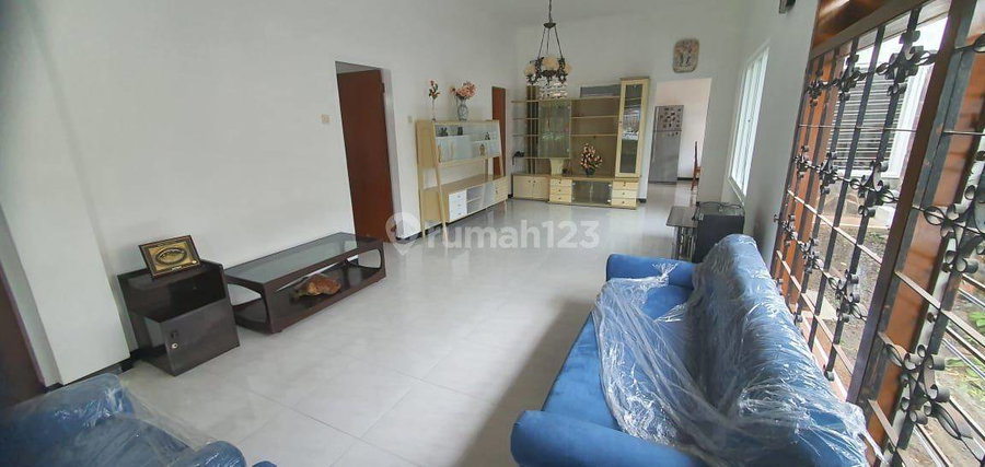 House for rent in Malang, Indonesia · 4 rooms, 2 baths