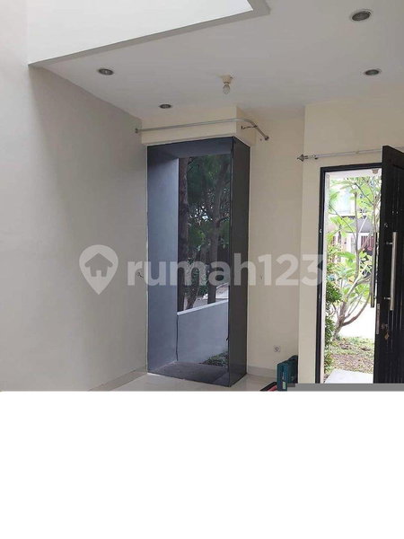 House for rent in South Jakarta, Indonesia · Cilandak · 4 rooms, 3 baths