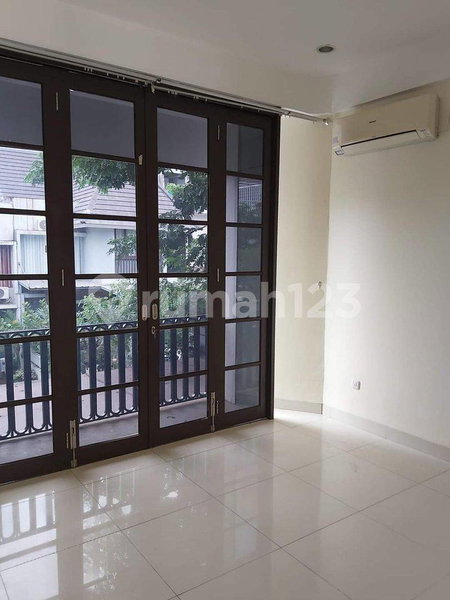 House for rent in South Jakarta, Indonesia · Cilandak · 4 rooms, 3 baths