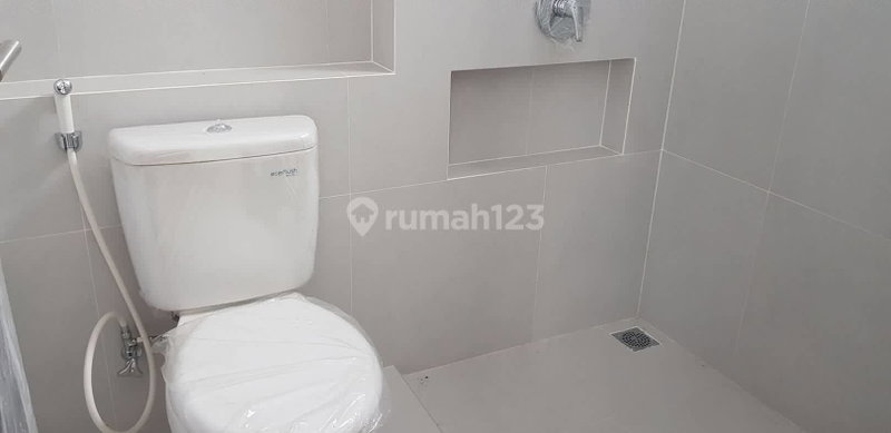 House for rent in Surabaya, Indonesia · 4 rooms, 3 baths