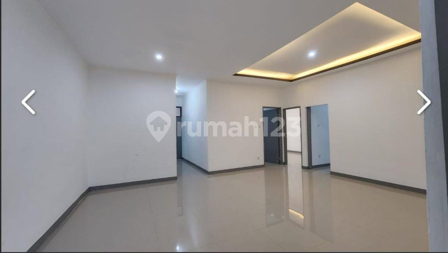 House for rent in South Jakarta, Indonesia · Kebayoran Lama · 5 rooms, 3 baths