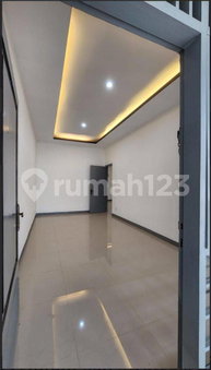House for rent in South Jakarta, Indonesia · Kebayoran Lama · 5 rooms, 3 baths