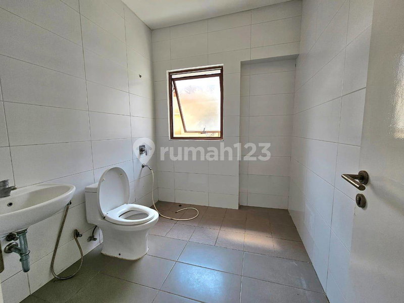 House for rent in South Jakarta, Indonesia · Kebayoran Lama · 3 rooms, 3 baths
