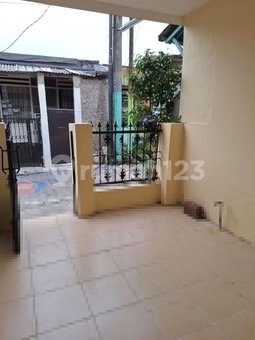 House for rent in Bandung, Indonesia · 2 rooms, 1 bath