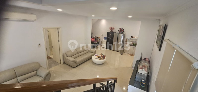 House for rent in Tangerang, Indonesia · Riding · 3 rooms, 3 baths