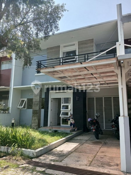 House for rent in Bandung, Indonesia · 3 rooms, 3 baths
