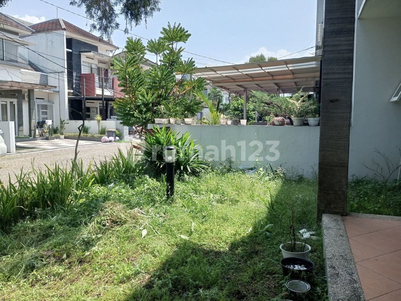 House for rent in Bandung, Indonesia · 3 rooms, 3 baths