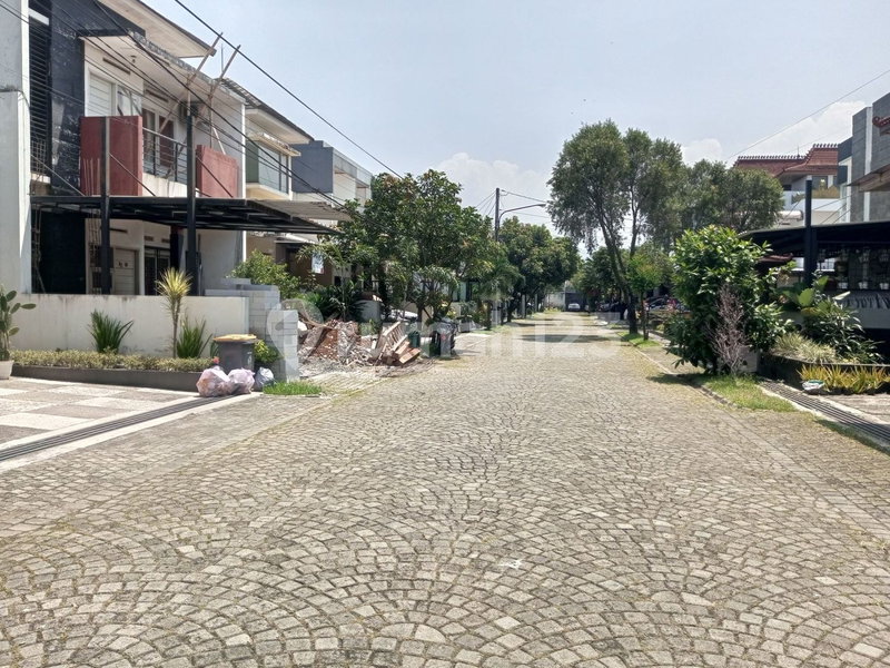House for rent in Bandung, Indonesia · 3 rooms, 3 baths