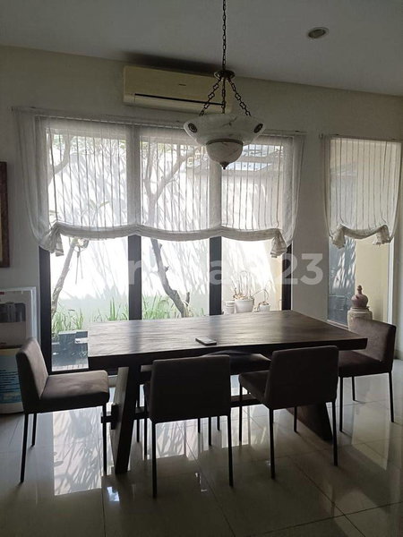 House for rent in Bandung, Indonesia · 4 rooms, 4 baths