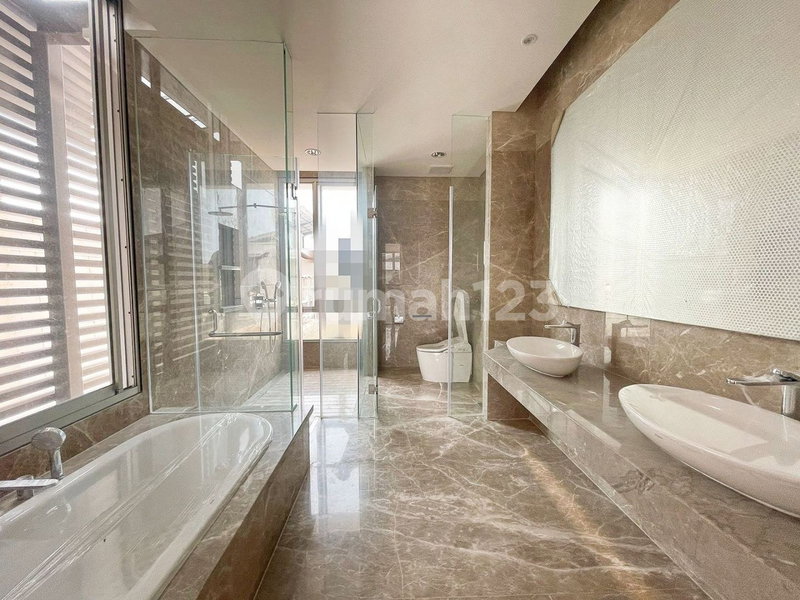 House for rent in North Jakarta, Indonesia · Penjaringan · 3 rooms, 4 baths