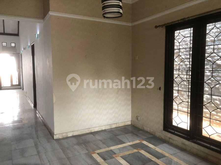 House for rent in Semarang, Indonesia · Mungkur Elephant · 3 rooms, 3 baths
