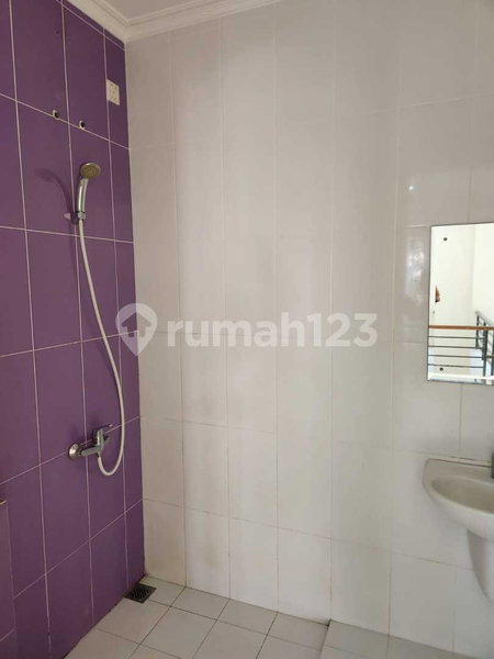 House for rent in Jakarta, Indonesia · Tebet · 4 rooms, 3 baths