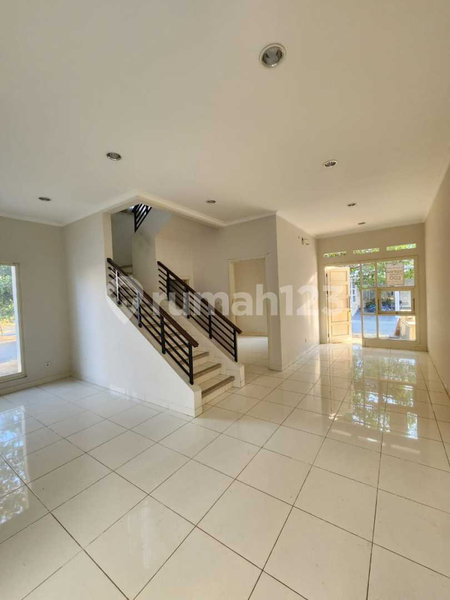 House for rent in Jakarta, Indonesia · Tebet · 4 rooms, 3 baths