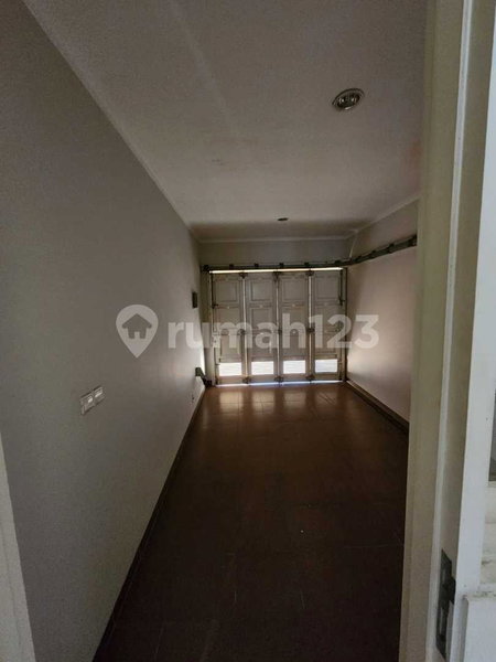 House for rent in Jakarta, Indonesia · Tebet · 4 rooms, 3 baths