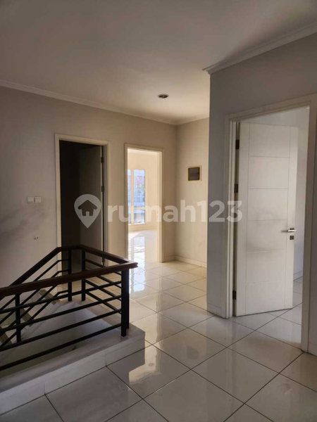 House for rent in Jakarta, Indonesia · Tebet · 4 rooms, 3 baths