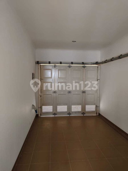 House for rent in Jakarta, Indonesia · Tebet · 4 rooms, 3 baths