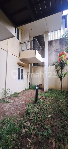 House for rent in Tangerang, Indonesia · Riding · 5 rooms, 4 baths