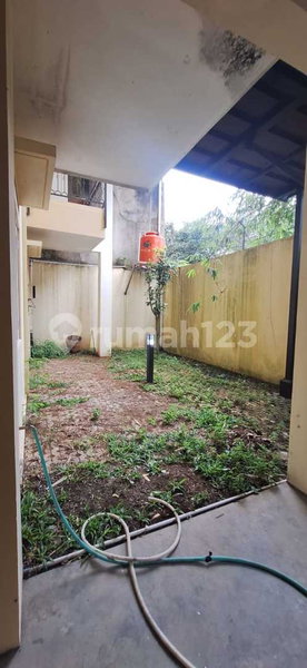 House for rent in Tangerang, Indonesia · Riding · 5 rooms, 4 baths