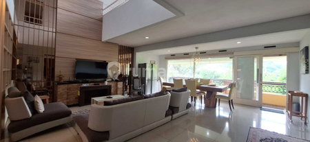 House for rent in Tangerang, Indonesia · Riding · 5 rooms, 4 baths