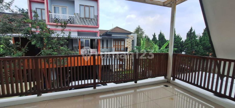 House for rent in Tangerang, Indonesia · Riding · 5 rooms, 4 baths