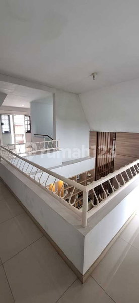 House for rent in Tangerang, Indonesia · Riding · 5 rooms, 4 baths