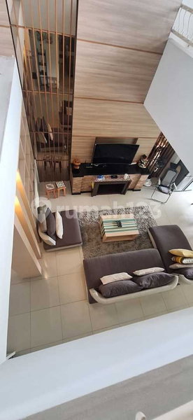 House for rent in Tangerang, Indonesia · Riding · 5 rooms, 4 baths