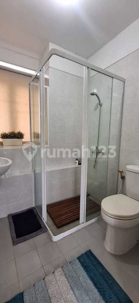 House for rent in Tangerang, Indonesia · Riding · 5 rooms, 4 baths