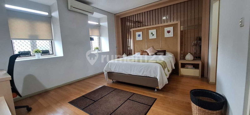 House for rent in Tangerang, Indonesia · Riding · 5 rooms, 4 baths