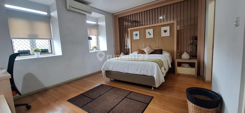 House for rent in Tangerang, Indonesia · Riding · 5 rooms, 4 baths